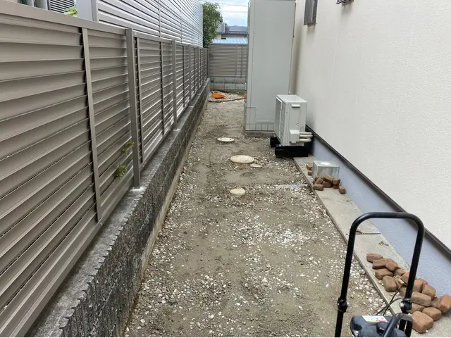 雑草のストレスを解決　★2月-5月は防草シートキャンペーン★除草剤散布無料サービスの画像