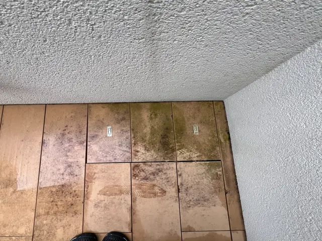 【高圧でピカピカ】綺麗にして入りたくなるベランダにします！☆業歴２０年以上☆サービスの画像