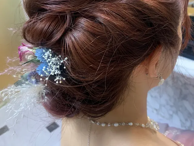 【業界歴20年以上】シーンに合わせたヘアメイクはお任せください