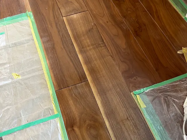 家具、什器、建具の表面補修いたします。持ち帰り無しで対応可。サービスの画像