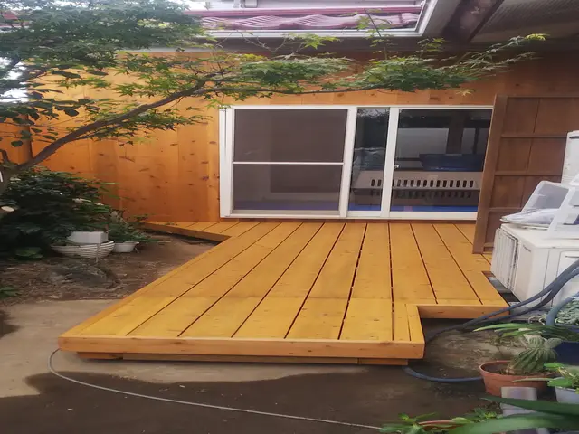 ウッドデッキ製作から塗装仕上迄　お任せ下さい!!サービスの画像