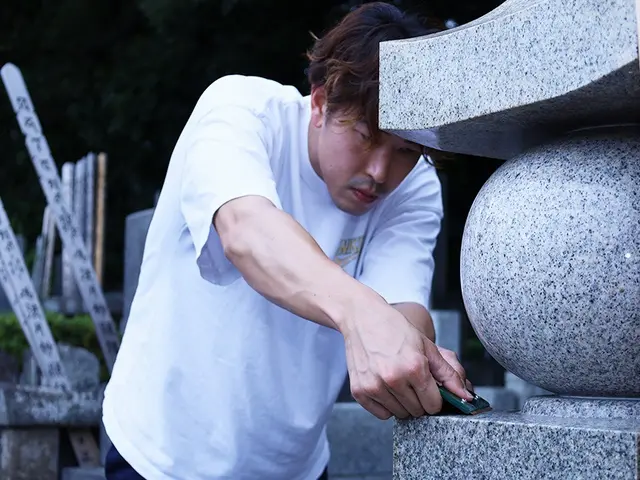 【お墓クリーニングの専門家】完全手磨きでお墓の汚れを綺麗にします◆年中無休サービスの画像