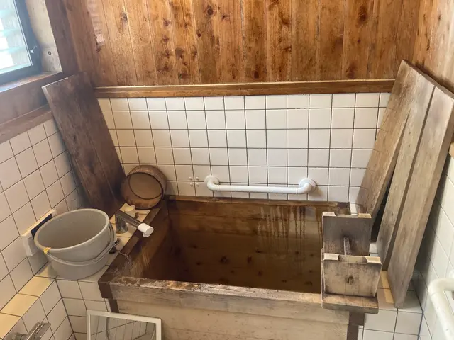 20年以上の実績で木材を熟知！木目の美しさが蘇る丁寧な仕上がりでお客様感動サービスの画像