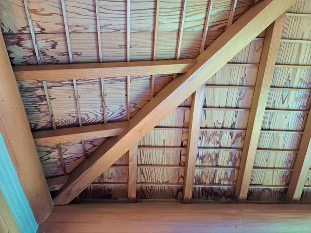 20年以上の実績で木材を熟知！木目の美しさが蘇る丁寧な仕上がりでお客様感動サービスの画像