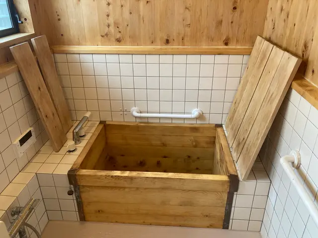 20年以上の実績で木材を熟知！木目の美しさが蘇る丁寧な仕上がりでお客様感動サービスの画像