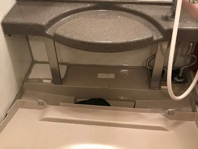 《エプロン内部洗浄、鏡の機械研磨込み》写真の店長が必ずお伺いしshinyします！サービスの画像