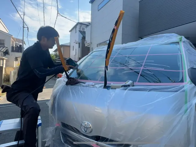 フロントガラスのキズ消しサービスの画像