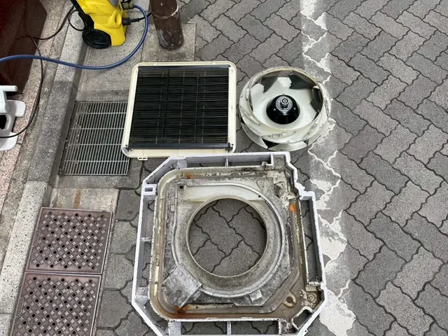 エアコンクリーニング / 天井埋込タイプサービスの画像