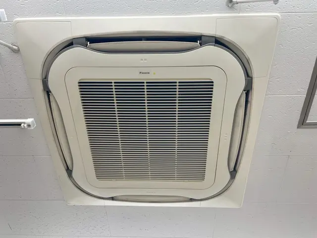 エアコンクリーニング / 天井埋込タイプサービスの画像