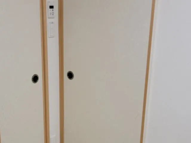 創業50年の信頼。当店は押入、天袋の裏紙は無料サービスで張り替え致します。サービスの画像