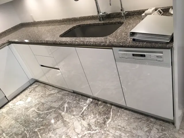 【くらま歴9年の本物です】油汚れ、水アカ、五徳のコゲ落としの徹底滅殺！サービスの画像