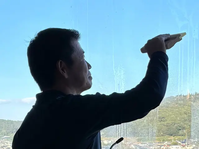 歯科医院およびご自宅専門！”安心と快適”を届ける窓ガラスフィルム施工。サービスの画像