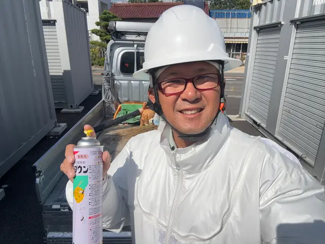 愛知県全域　迅速　安全　親切対応　アシナガバチ　7000円です　農薬完了指導士サービスの画像