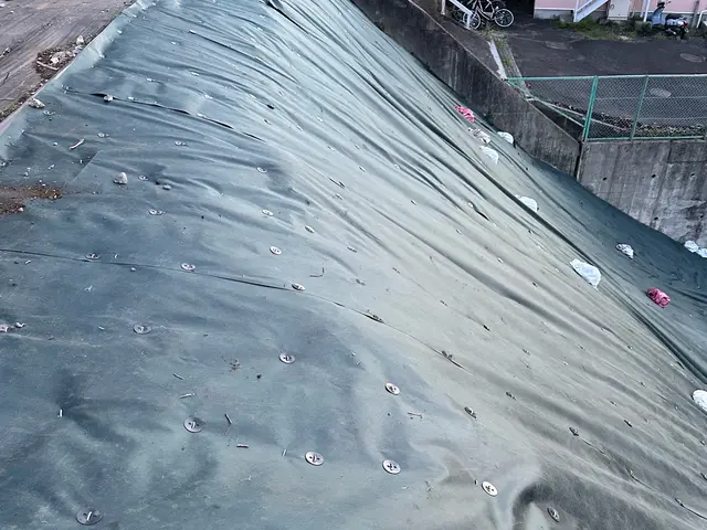 【二度と草むしりをしない生活を！】最高品質の防草シートで、最強の雑草対策！サービスの画像