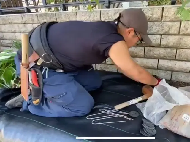 【二度と草むしりをしない生活を！】最高品質の防草シートで、最強の雑草対策！サービスの画像