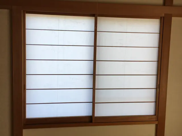 八王子の表具店　より丈夫な強化紙　ペット対応障子紙　折れ組子補修　持ち帰り丸洗いサービスの画像