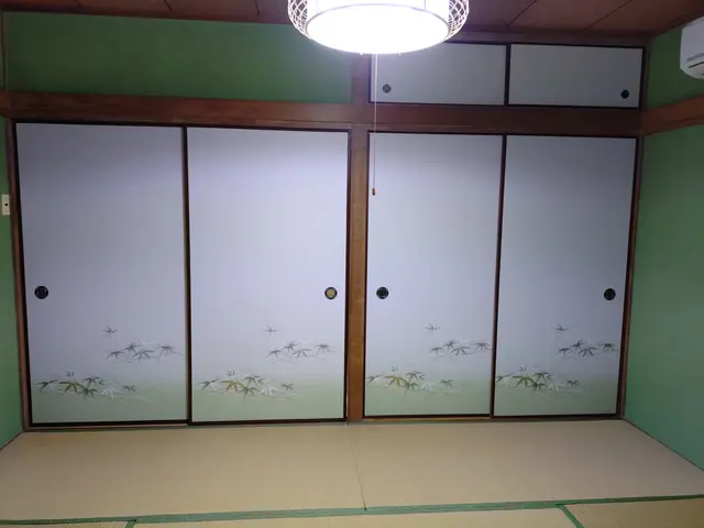 見本帖（15冊以上）用意して、お伺い致します。年末大掃除に向けて5%割実施中!!サービスの画像