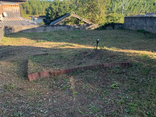 草刈りは当店でお任せ下さい。早くて綺麗に刈る。是非、お任せください。サービスの画像