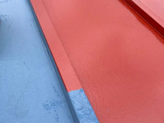 責任を持って施工！屋根塗装・台風対策サービスの画像