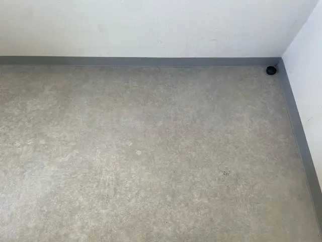 【口コミ★5継続中】ベタベタさようなら！お客様から1番よく見える床をピカピカに！サービスの画像