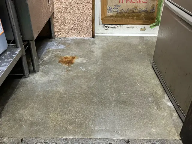 【口コミ★5継続中】ベタベタさようなら！お客様から1番よく見える床をピカピカに！サービスの画像