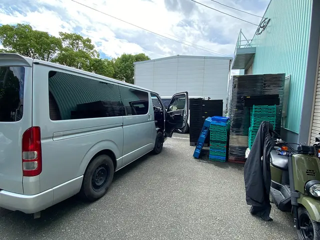 【業歴10年の実績】男女２～３名で作業！自社保有車両　軽トラ・ハイエースサービスの画像