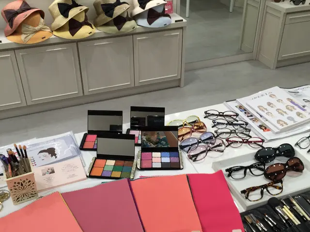 貴女のパーソナルカラー診断&パーソナルメイクアップレッスンで魅力を開花させます。サービスの画像