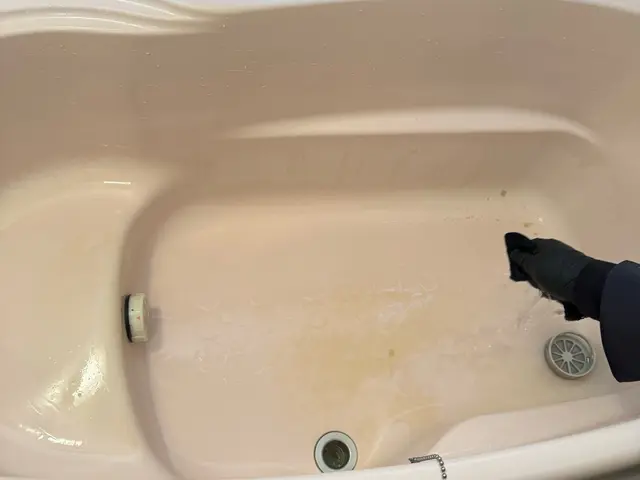 風呂釜洗浄、沖縄では中々業者がおりません。　東京のトップ技術を是非、当店へ！サービスの画像