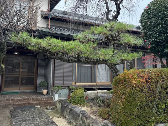 店長が直接訪問！女性スタッフ同行・保険加入済みで安心の庭づくりをお届けしますサービスの画像