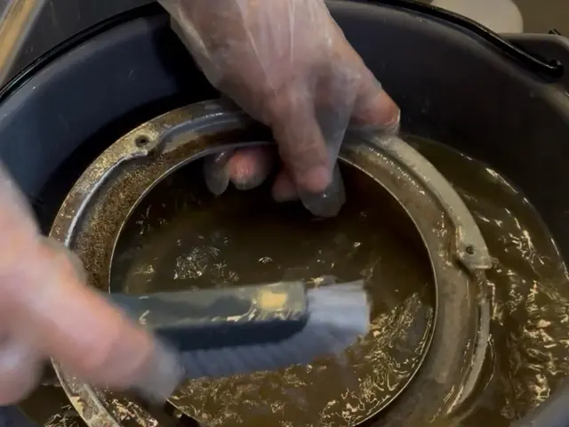 25年の実績で今まで落ちなかった汚れも解決！設備に負担をかけない安心清掃サービスサービスの画像