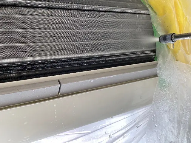 室内の空気をキレイに！エアコンエコ洗浄！メーカーさんの修理も行っているから安心！サービスの画像