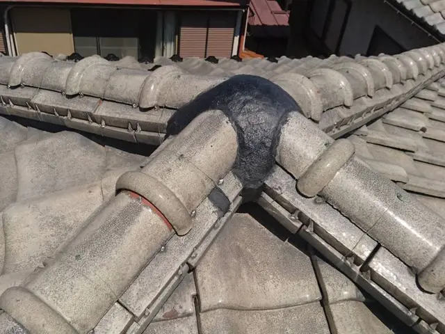 【☆強風雨などの屋根被害多数！☆】雨漏り・しっくい・瓦割れ・瓦ずれ・棟板金サービスの画像