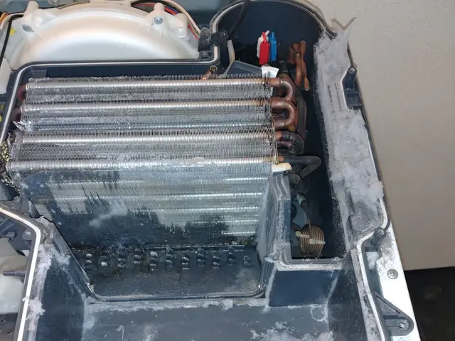 諦めていた洗濯槽の汚れ、プロの技で徹底除去！ 【分解洗浄】で、新品同様の清潔さをサービスの画像