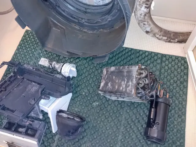 諦めていた洗濯槽の汚れ、プロの技で徹底除去！ 【分解洗浄】で、新品同様の清潔さをサービスの画像