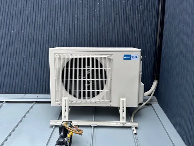 『業界歴10年以上』☆笑顔・綺麗・丁寧☆を心がけて工事します。見積り無料です♪サービスの画像