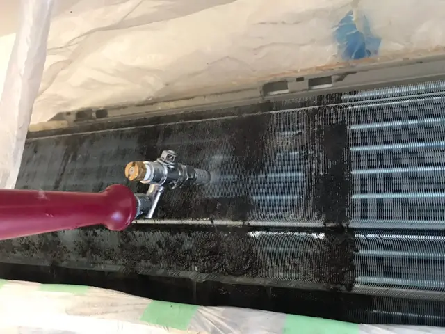 【福岡県】《(株)ホワイト》丁寧な作業を心がけています！室外機高圧洗浄無料☆サービスの画像