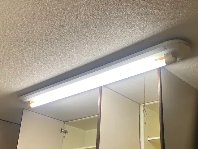 《蛍光灯を変えませんか？》交換実績2,000本以上◎お任せください！サービスの画像