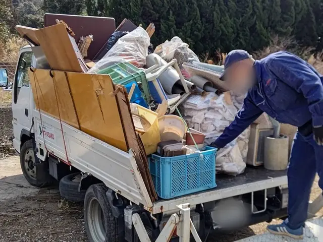 処分にお困りの方！！お任せください☆不要品回収【2トントラック積み放題】サービスの画像