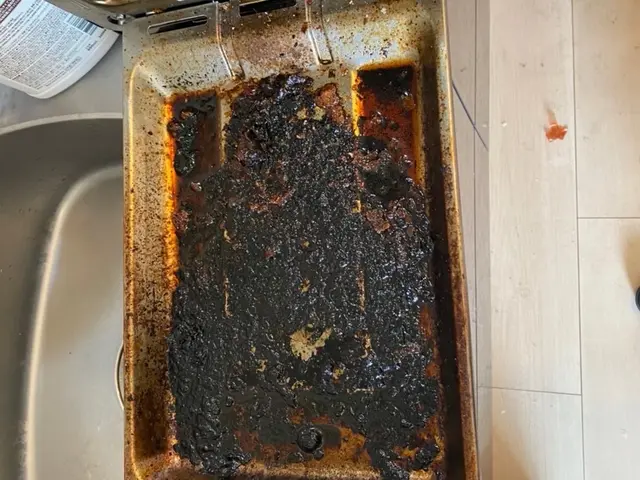 女性スタッフ同行！気になる油汚れなど、当店にお任せください！サービスの画像