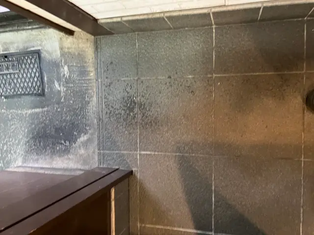 店舗・事務所の清掃お任せ下さい！床汚れ綺麗にさせて頂きます！サービスの画像