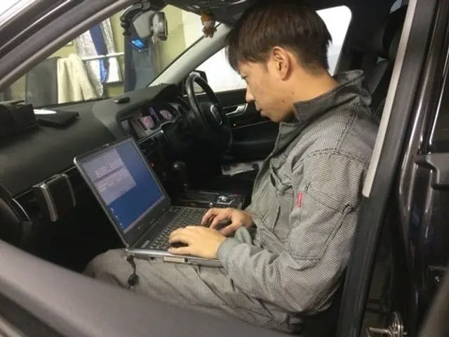 前後工賃12000円！！1時間取付け！！20年の経験と実績で丁寧＆スピーディーサービスの画像