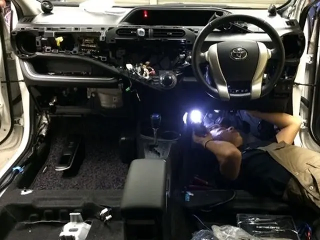 前後工賃12000円！！1時間取付け！！20年の経験と実績で丁寧＆スピーディーサービスの画像