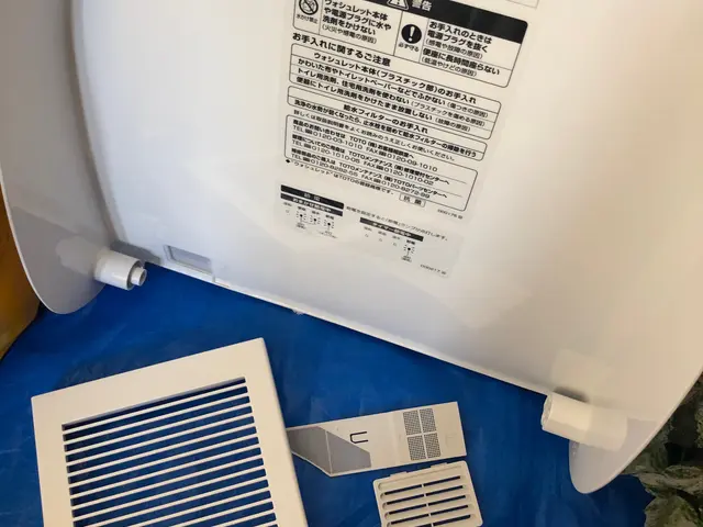 【尿石徹底除去！】プロが独自開発した専用の洗剤使用！壁や床もキレイにします！サービスの画像