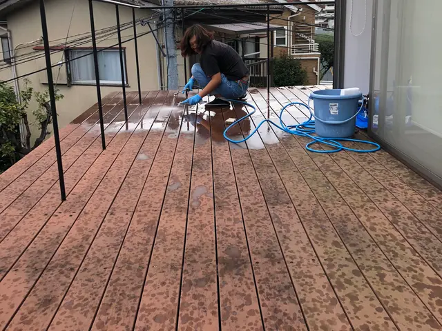 写真の女性が長期休業になります。店長or店長とスタッフでのお伺いです。鳥フンNGサービスの画像