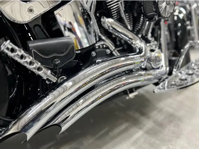 細部まで丁寧にエアブラシでコーティング施工！紫外線・雨・汚れから愛車を守ります！サービスの画像