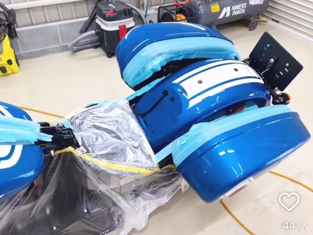 細部まで丁寧にエアブラシでコーティング施工！紫外線・雨・汚れから愛車を守ります！サービスの画像