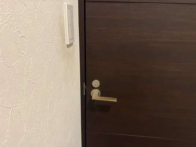 閉まらない室内扉の調整、直し致します。サービスの画像