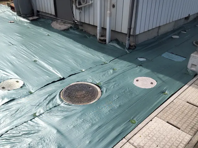 防草シートお任せください！サービスの画像