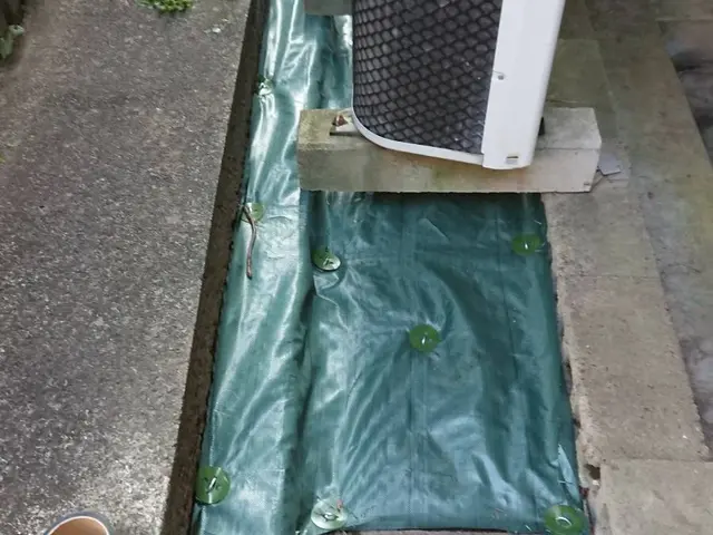 防草シートお任せください！サービスの画像