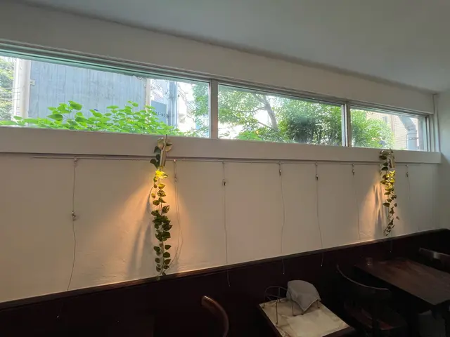 天井付・壁付ピクチャーレール取付!!丁寧かつスピーディーに!サービスの画像